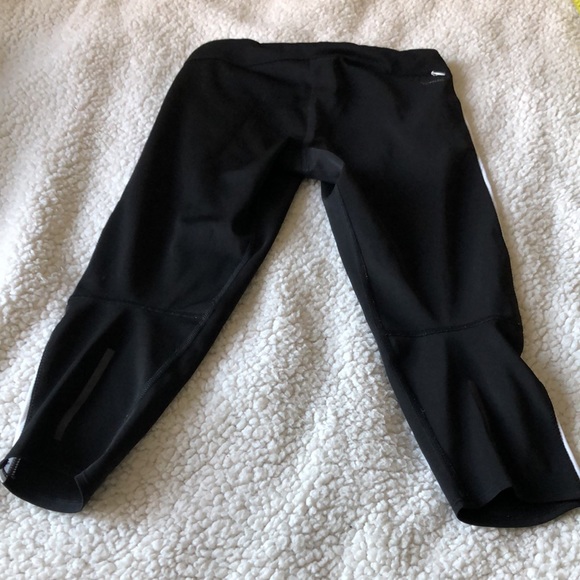 Adidas Climatecool   running crops  pant black with white mesh on  sides Sz S - Picture 2 of 8